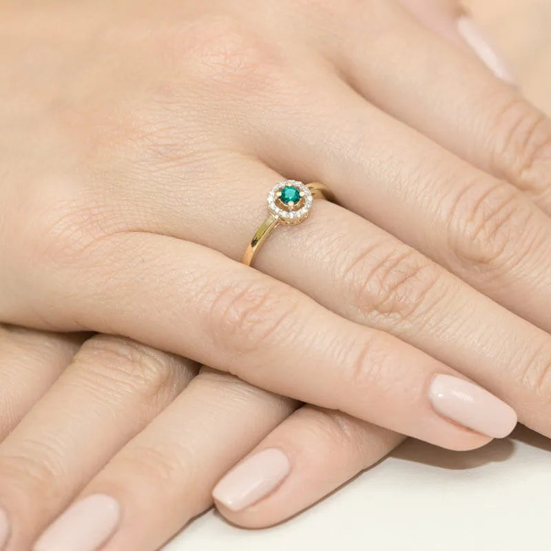 Gold Ring with 0.15ct Emerald and 0.08ct Diamonds