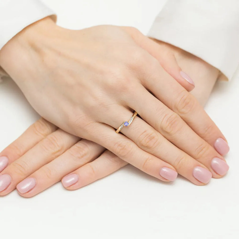 Gold Ring with 0.15ct Tansanit and 0.04ct Diamonds