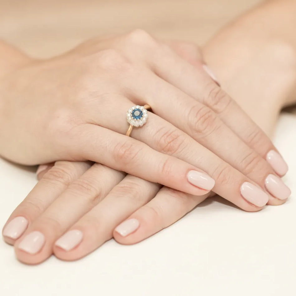 Goldring mit 0,50 ct Saphir und 0,174 ct Diamanten