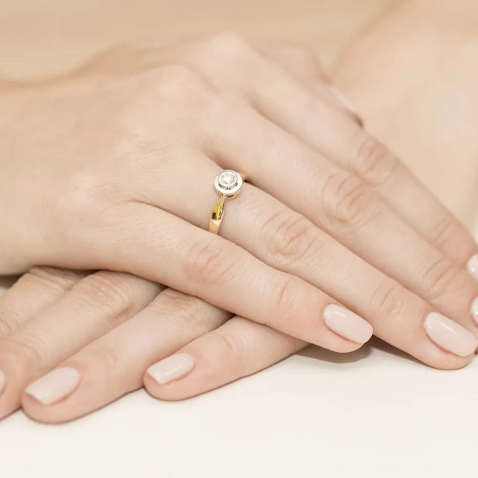 Goldring mit 0,25 ct Diamant