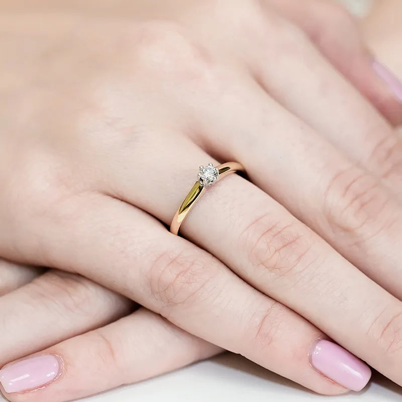 Zlatý prsteň s diamantom 0,20 ct