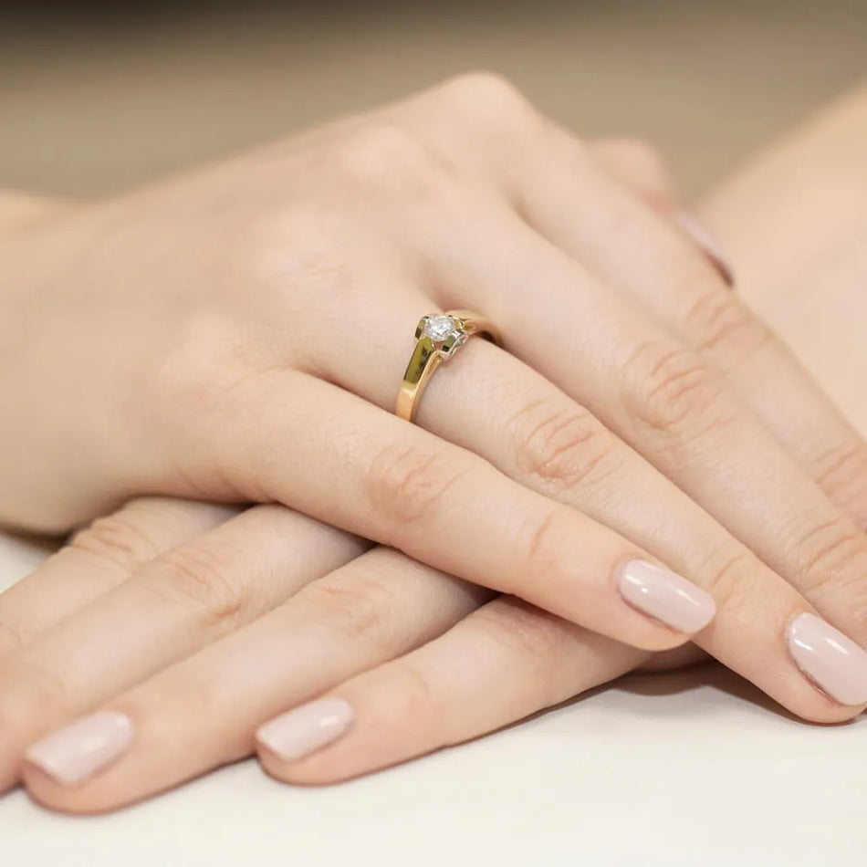 Gold Ring with 0.30ct Lab-diamond