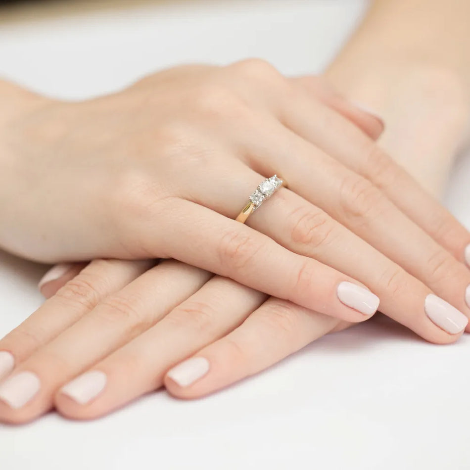 Gold Ring with 0.25ct and 0.24ct Diamonds