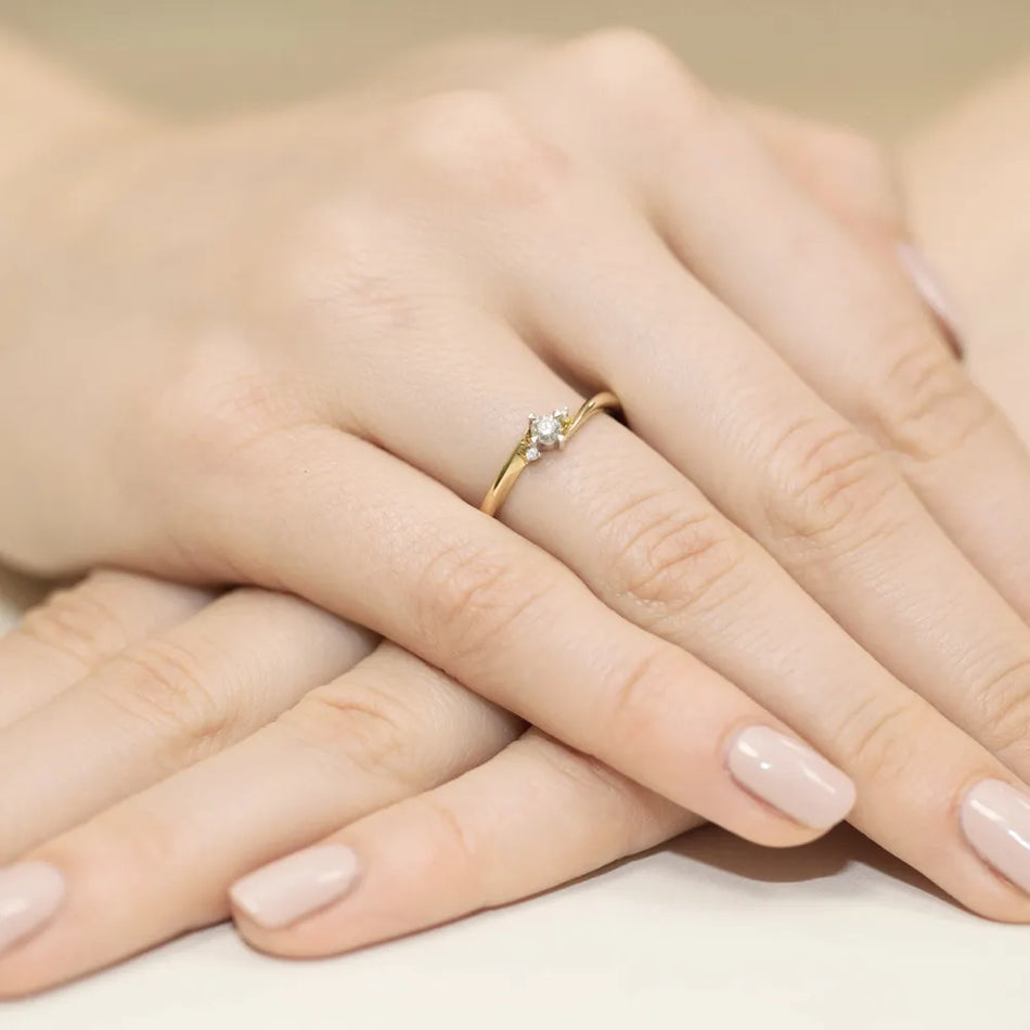 Zlatý prsteň s diamantmi 0,10 ct a 0,017 ct