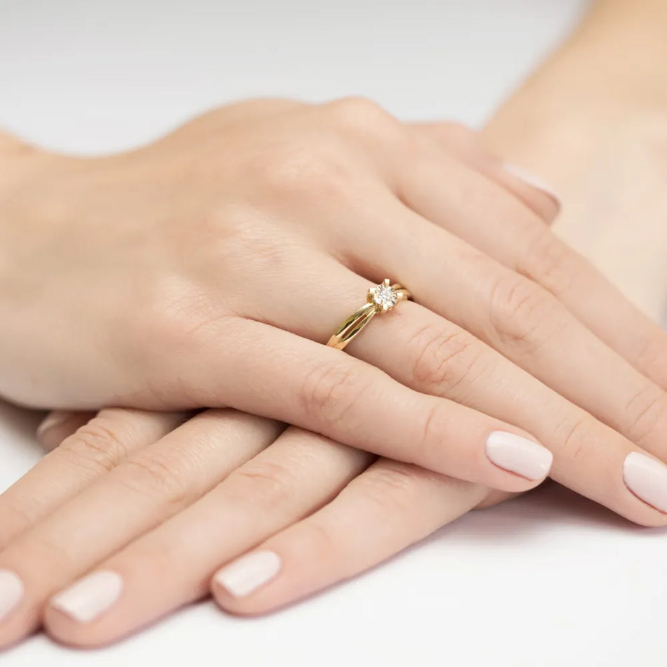 Goldring mit 0,08 ct Diamant