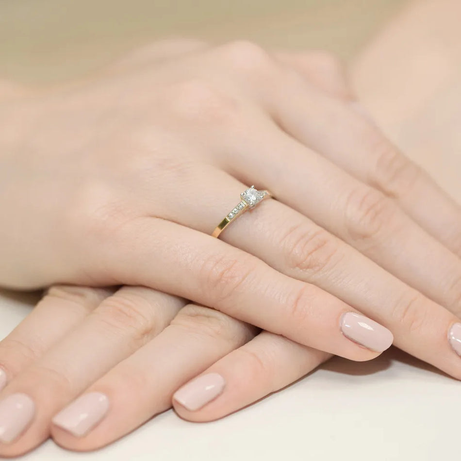 Zlatý prsteň s diamantmi 0,15 ct a 0,06 ct