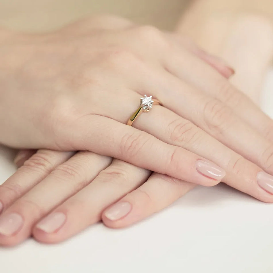 Goldring mit 0,25 ct Diamant