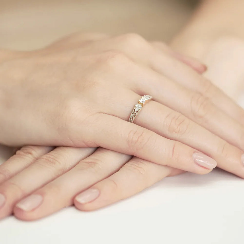 Zlatý prsteň s diamantmi 0,10 ct a 0,03 ct