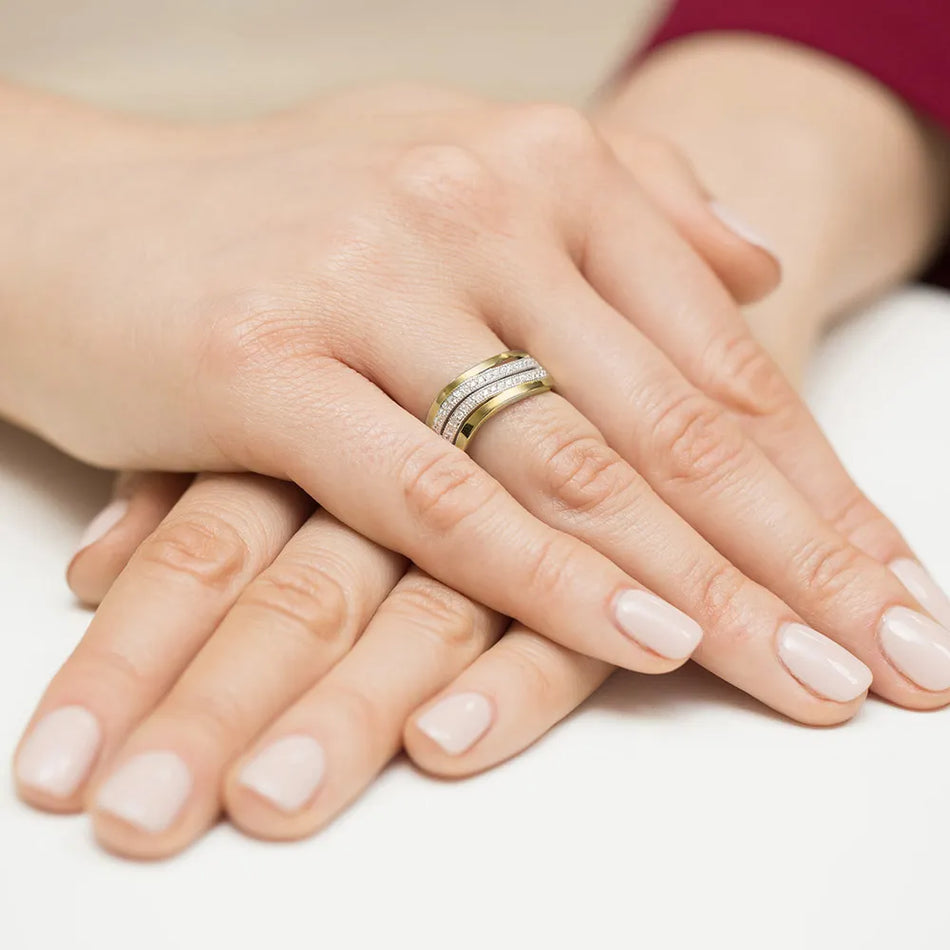 Zlatý prsteň s diamantmi 0,18 ct