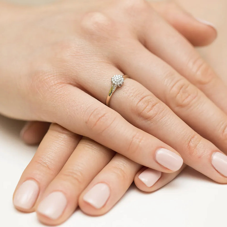 Zlatý prsteň s diamantmi 0,105 ct