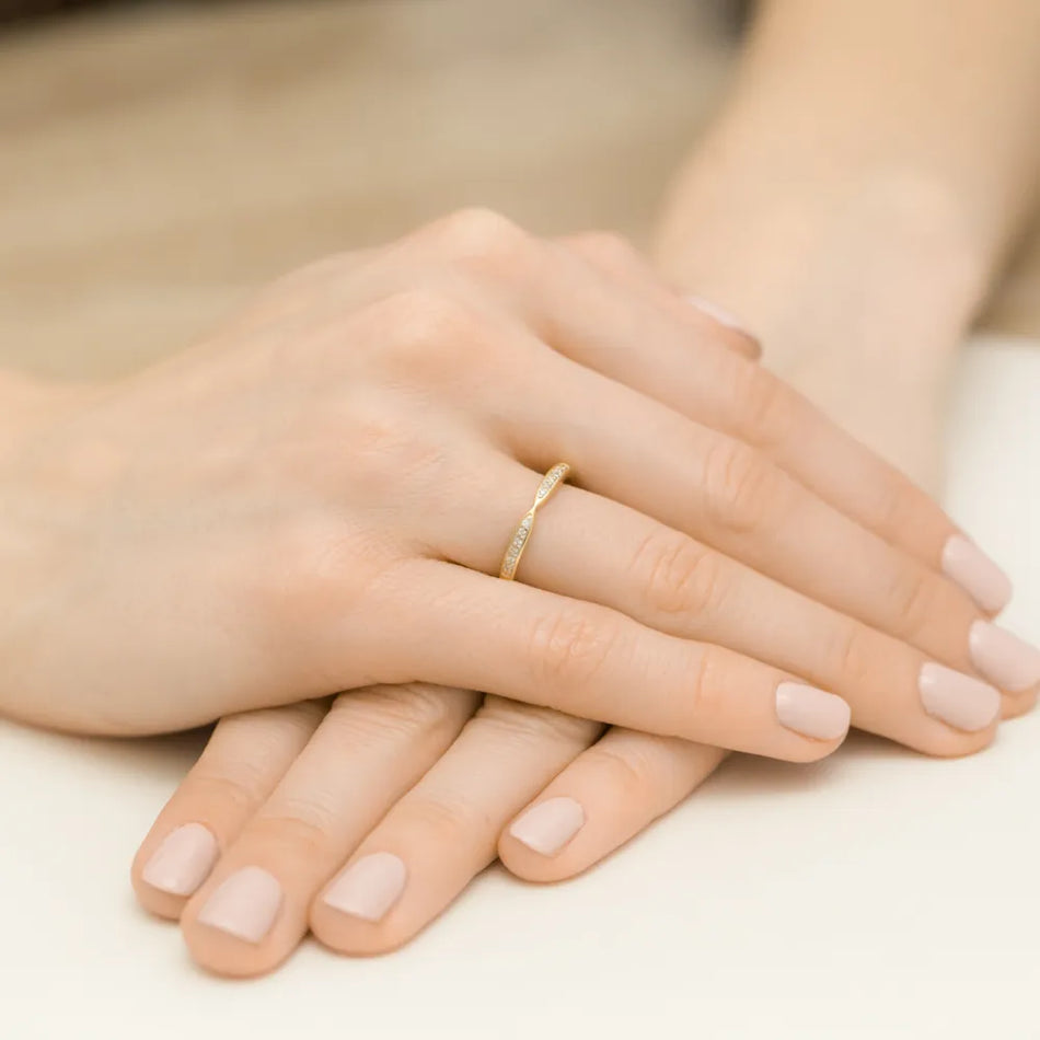 Zlatý prsten s diamanty 0,096 ct