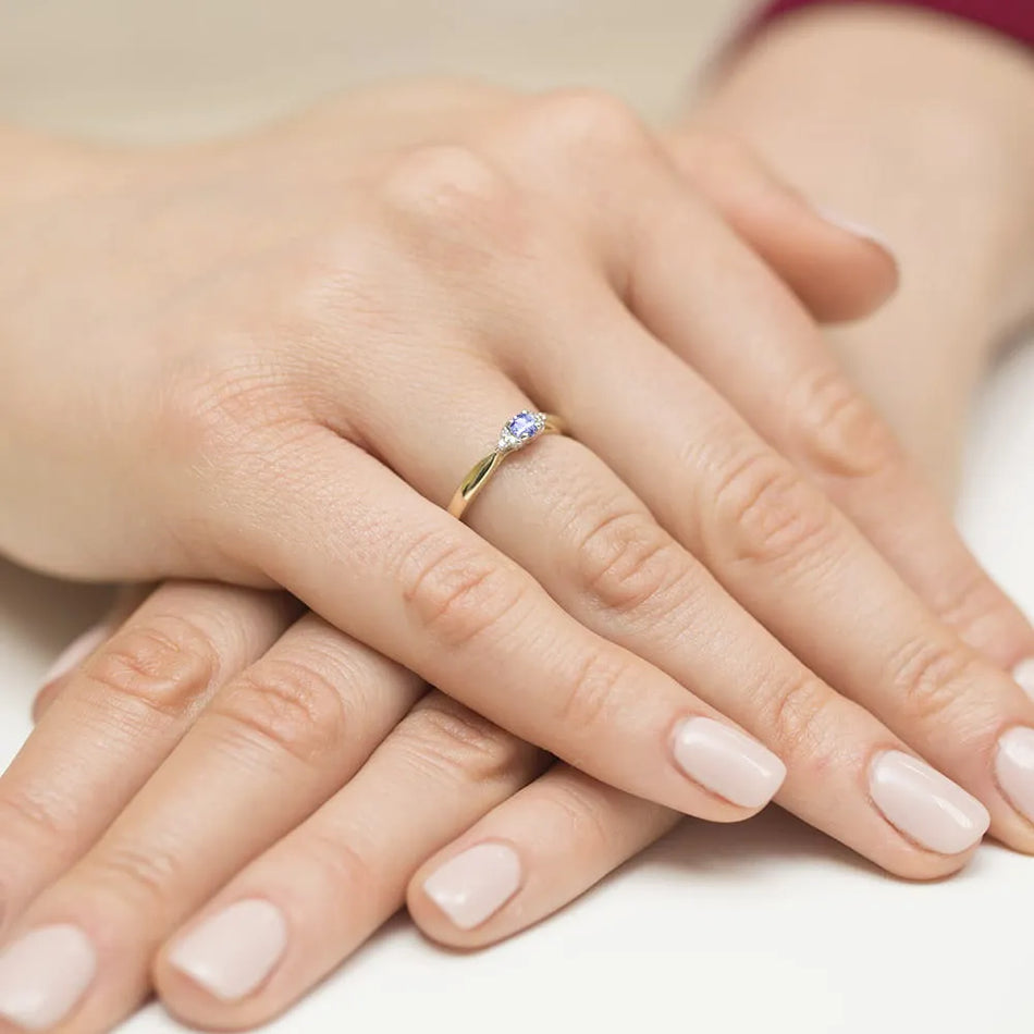 Zlatý prsten s 0.15ct tanzanitem a 0.03ct diamanty