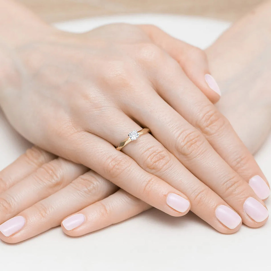 Goldring mit 0,25 ct Diamant