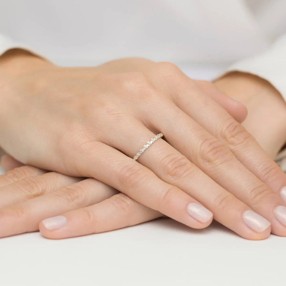 Zlatý prsten s diamanty 0,045 ct