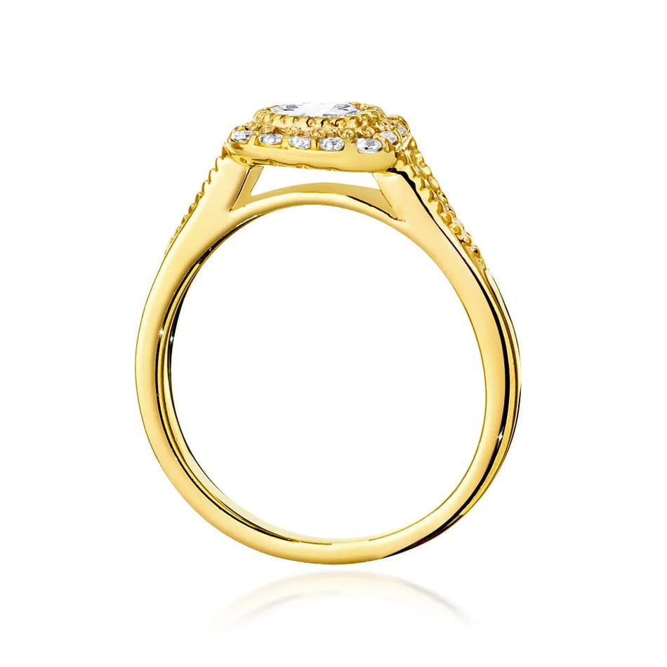 Gold Ring with 0.50ct Diamond and 0.196ct Sideline Diamonds