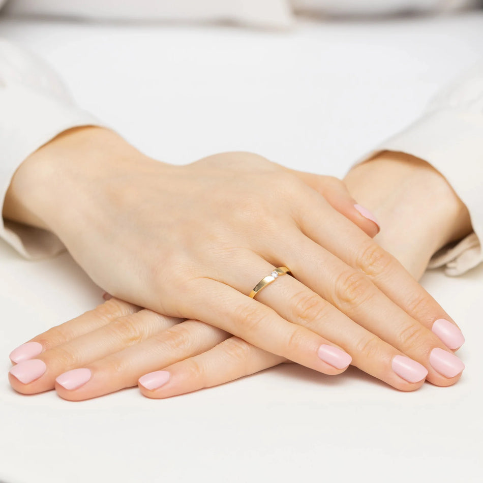 Goldring mit 0,08 ct Diamant