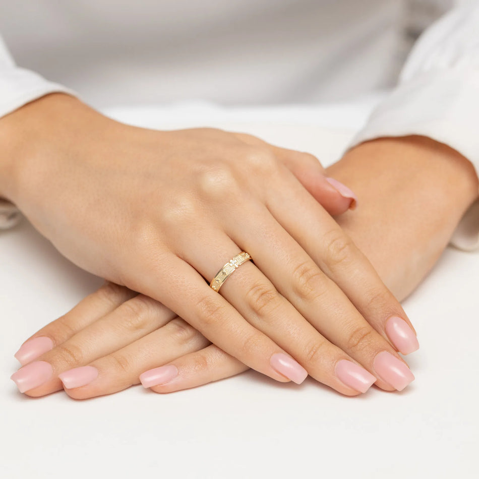 Zlatý prsteň s diamantom 0,0086 ct