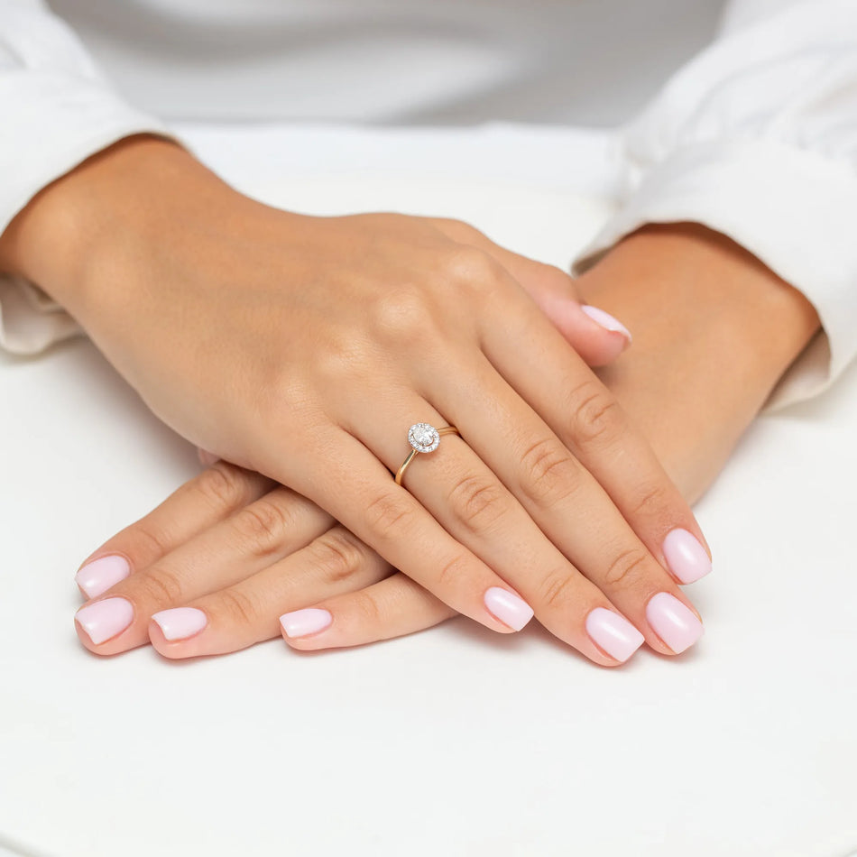 Goldring mit 0,30 ct und 0,10 ct Diamanten