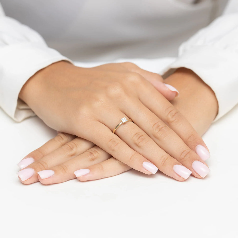 Zlatý prsten s 0.30ct laboratorním diamantem