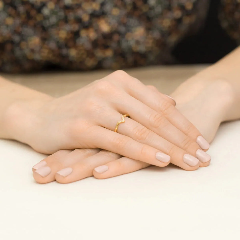 Zlatý prsten s diamanty 0,035 ct