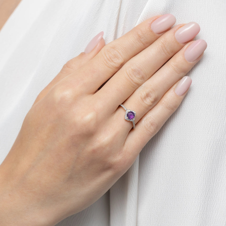 Gold Ring Flower with 0.50ct Amethyst and Diamonds