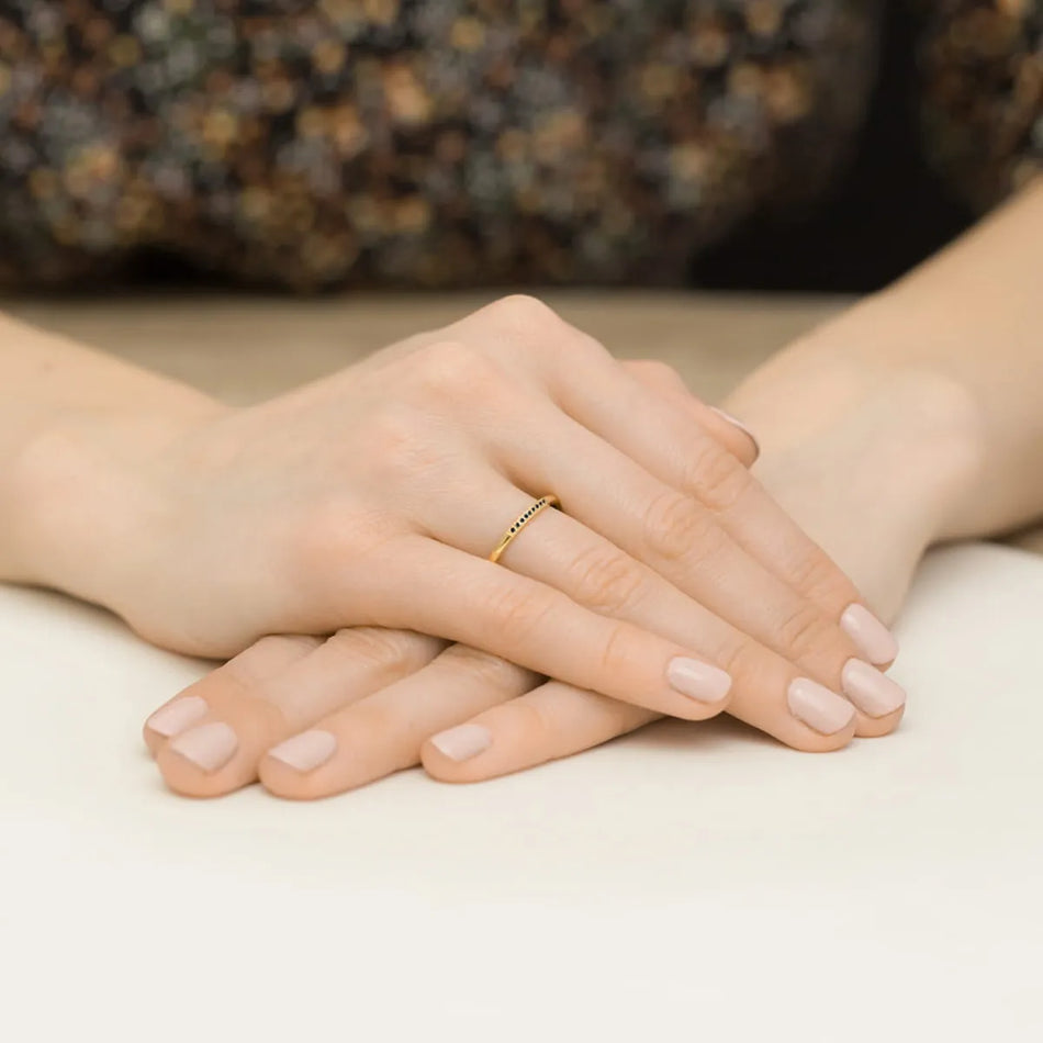 Zlatý prsten s 0,035ct černými diamanty