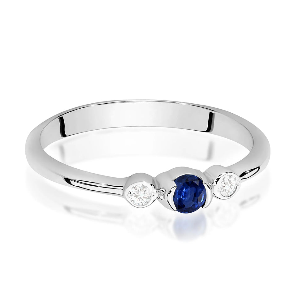 Gold Ring with 0.15ct Sapphire and 0.06ct Diamonds