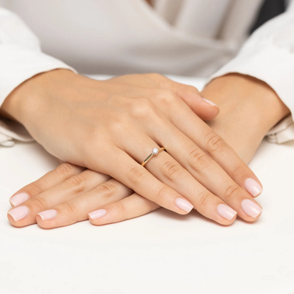 Goldring mit 0,10 ct Diamant