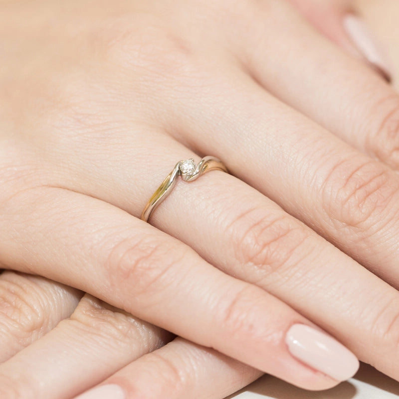 Goldring mit Zirkonia