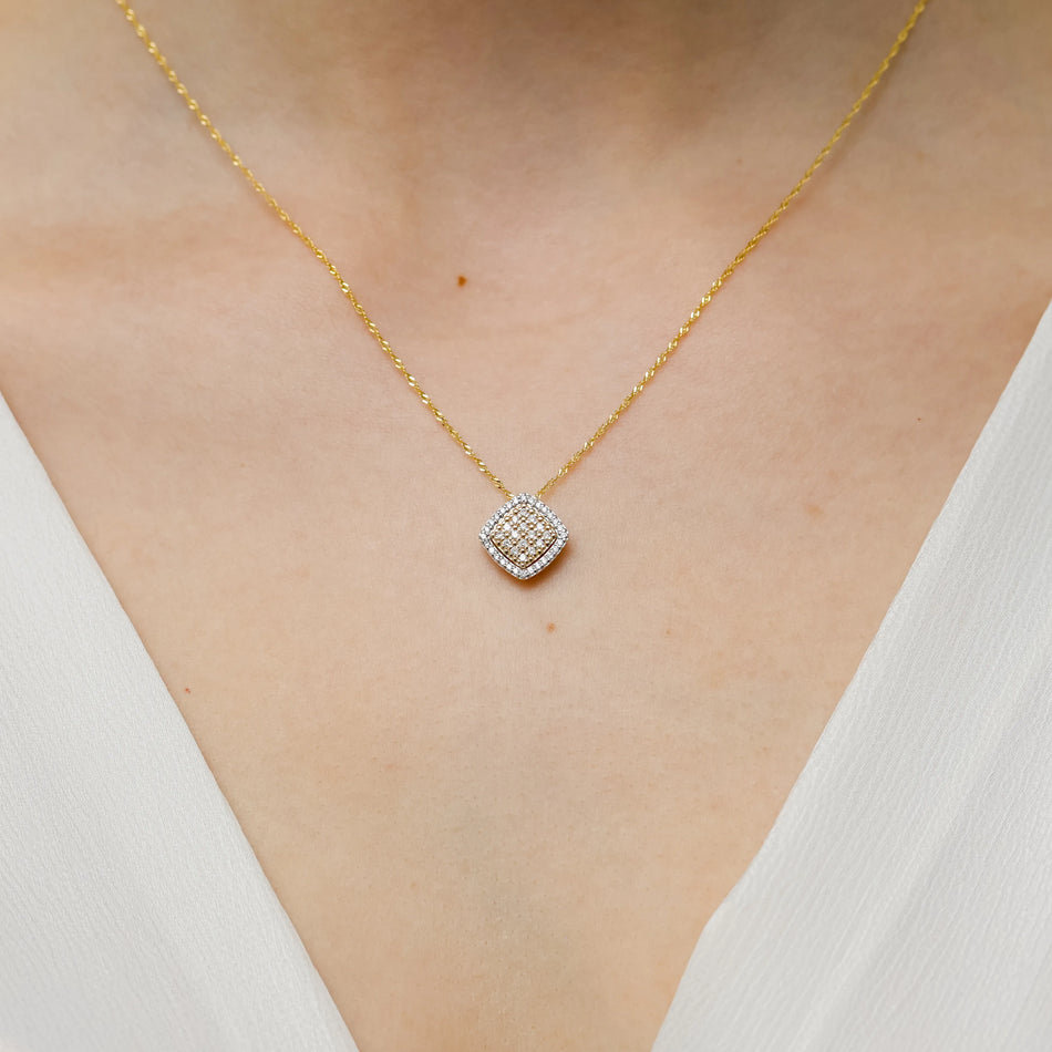 Zlatý prívesok s diamantmi