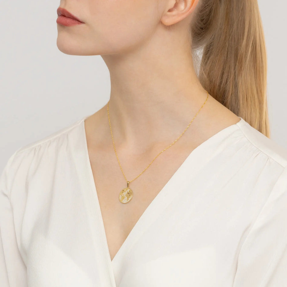 Zlatý prívesok so zirkónmi guľa