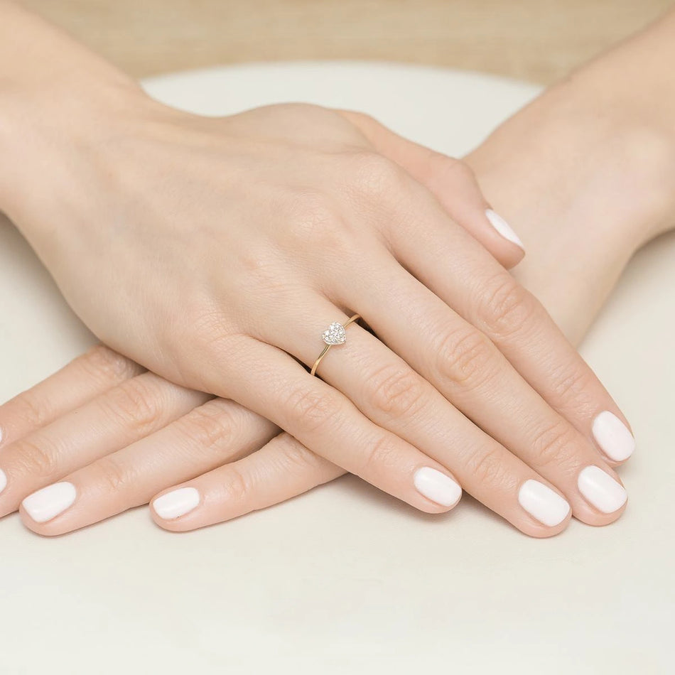 Zlatý prsten se zirkonií